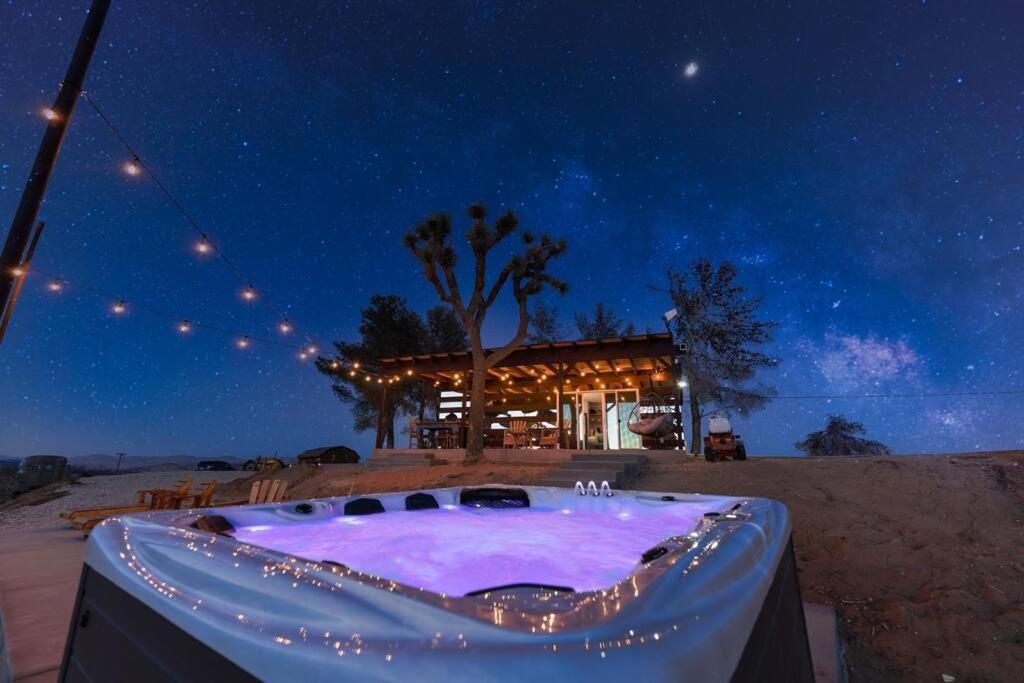 The Invisible Wind Cabin- Joshua Tree Amazing View Holiday home Yucca Valley