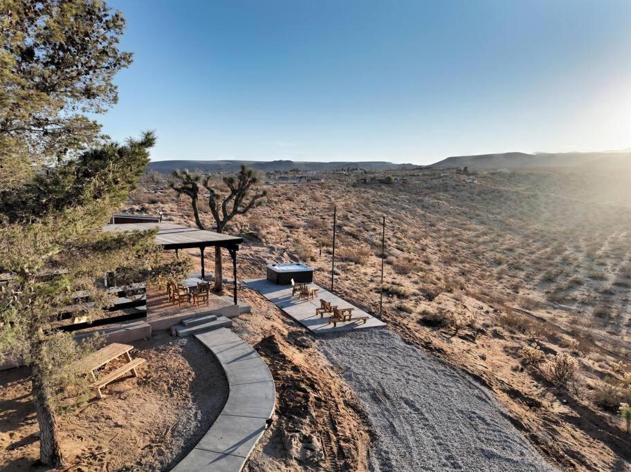 The Invisible Wind Cabin- Joshua Tree Amazing View Ferienhaus Yucca Valley