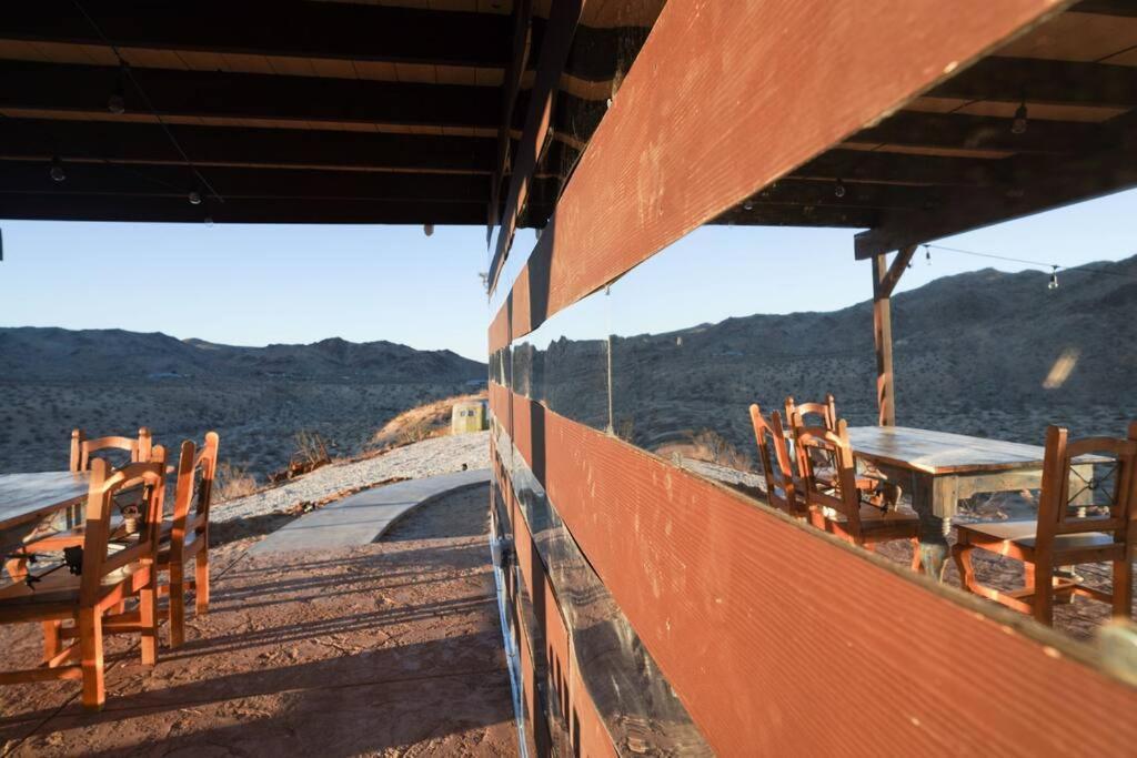 The Invisible Wind Cabin- Joshua Tree Amazing View Yucca Valley