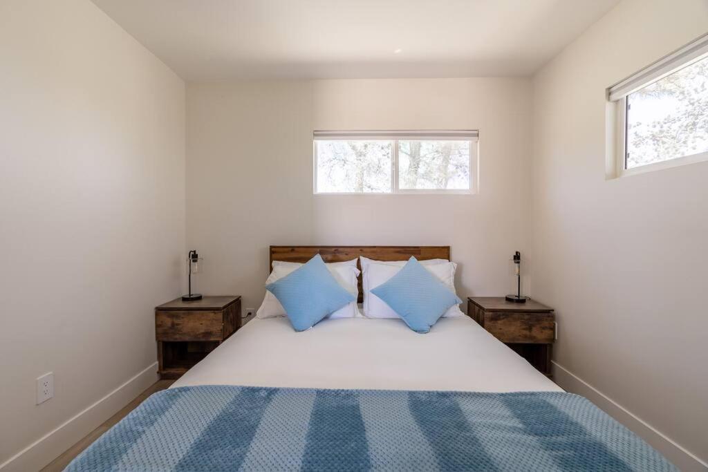 The Invisible Wind Cabin- Joshua Tree Amazing View Holiday home *