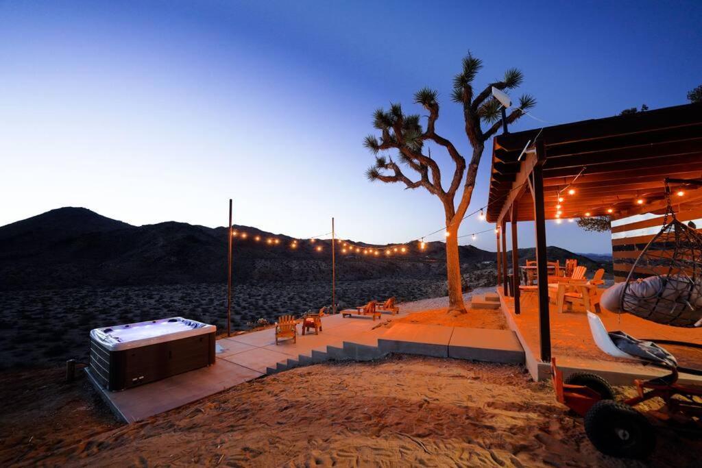 The Invisible Wind Cabin- Joshua Tree Amazing View Holiday home *
