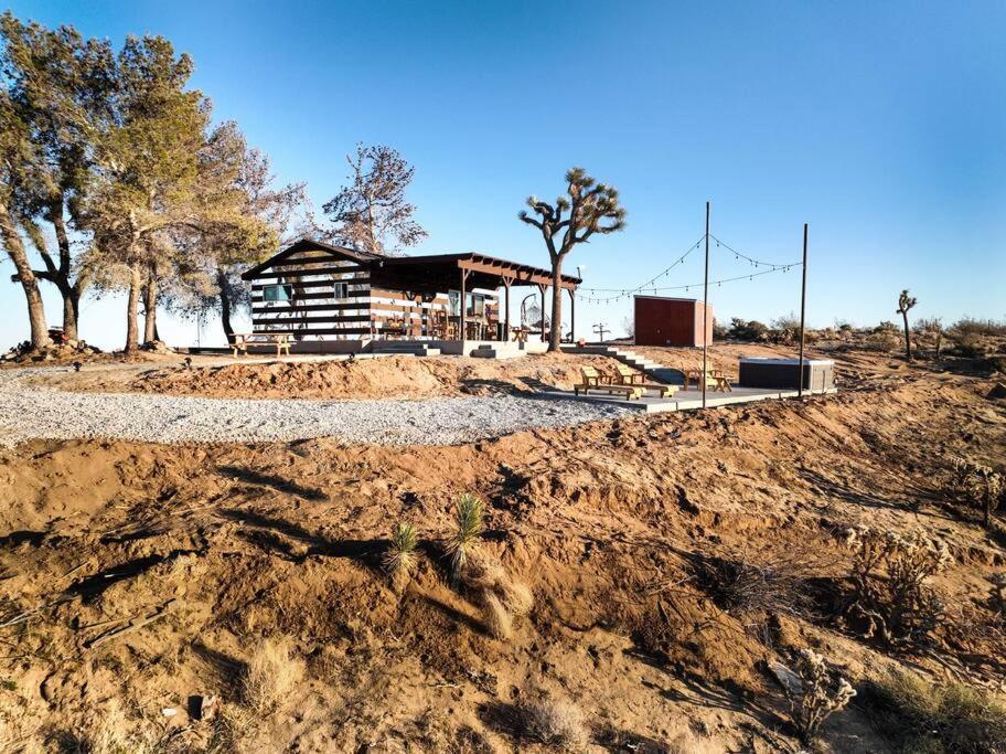 The Invisible Wind Cabin- Joshua Tree Amazing View Holiday home Yucca Valley